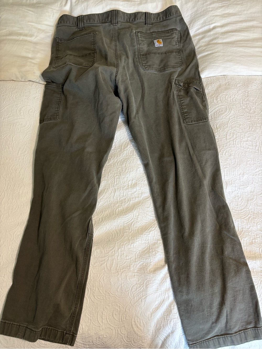 Carhartt Men’s Cargo Pants in Olive